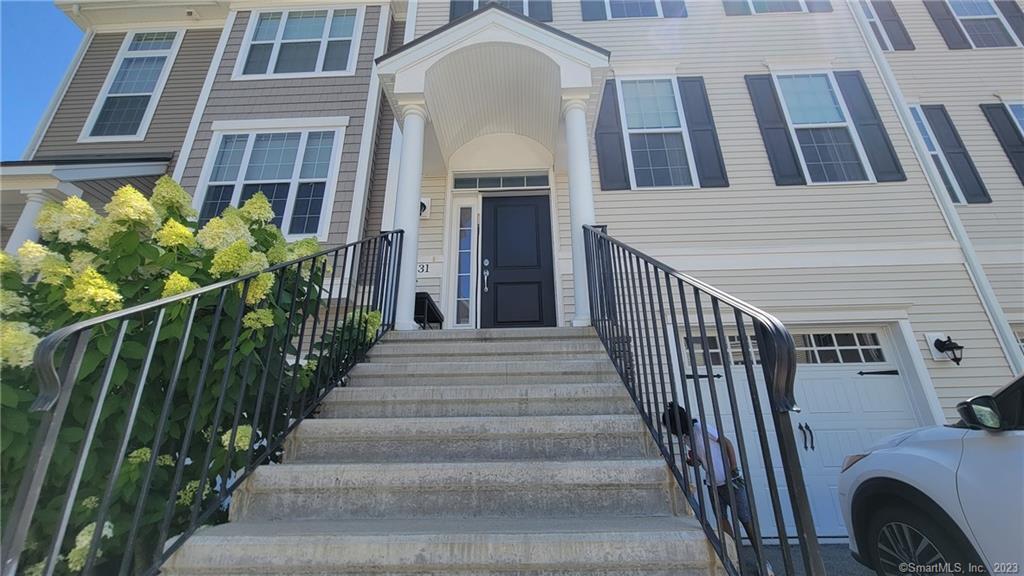 31 Moorland Dr Unit 31, Danbury, CT 06810 Condo for Rent in Danbury