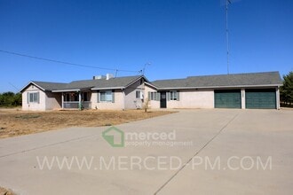 Building Photo - 15290 Sunset Dr