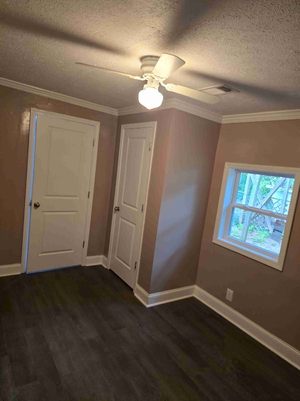 Foto del edificio - 5853 Maiden Ln