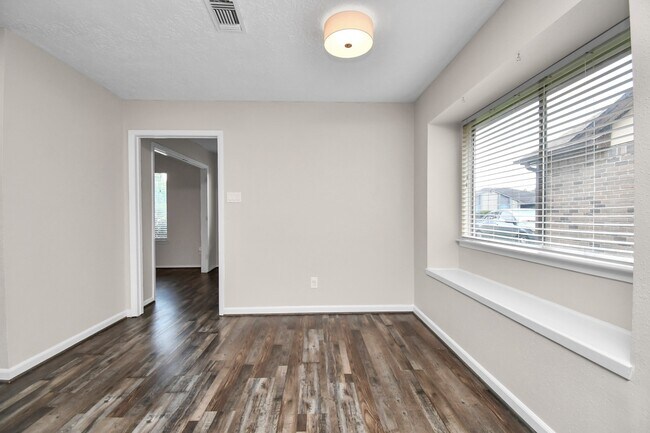 Foto del edificio - 13002 Kingsmill Dr