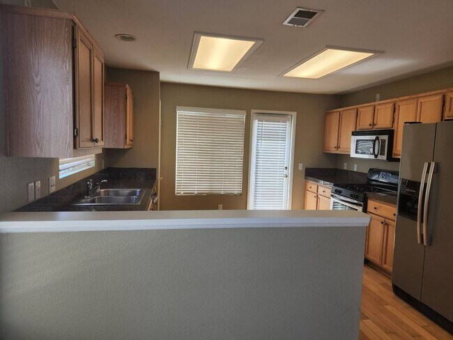 Building Photo - 5926 Regino Ave
