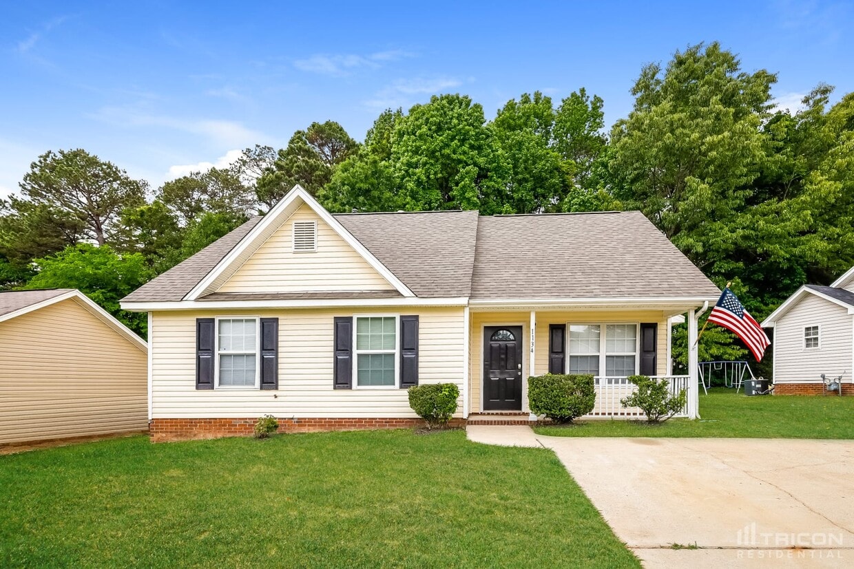 Primary Photo - 1134 Summit Hills Dr