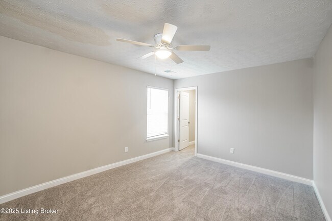 Foto del edificio - 9137 River Trail Dr