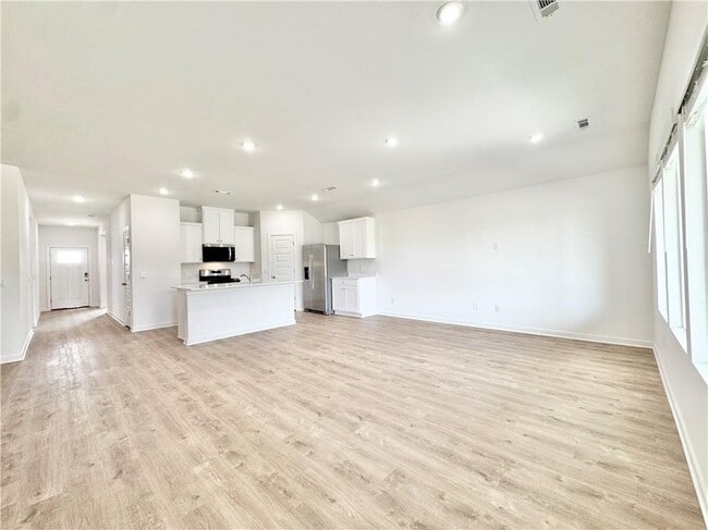 Building Photo - 376 Texas Ave