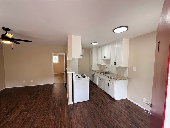 Building Photo - 414 N San Gabriel Ave