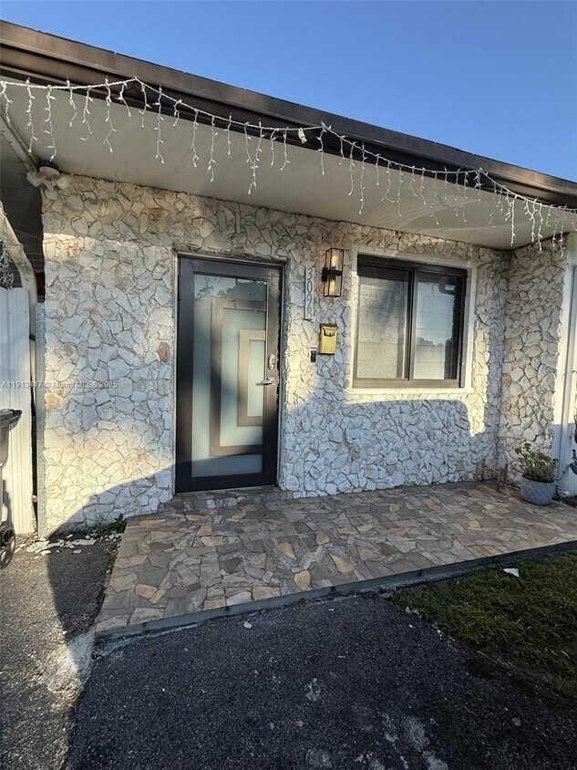 Foto principal - 3098 NW 20th Ct