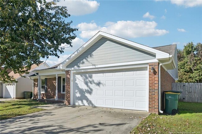Building Photo - 2932 Chillingworth Dr