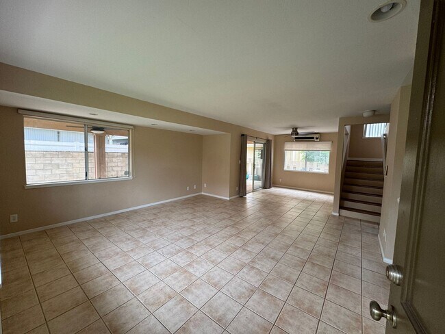 Building Photo - For Rent - [Aeloa] 91-1025 Hoomaliu St.