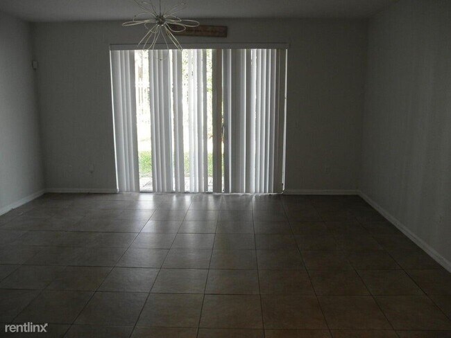 Building Photo - 3 br, 2.5 bath House - 5218 White Oleander