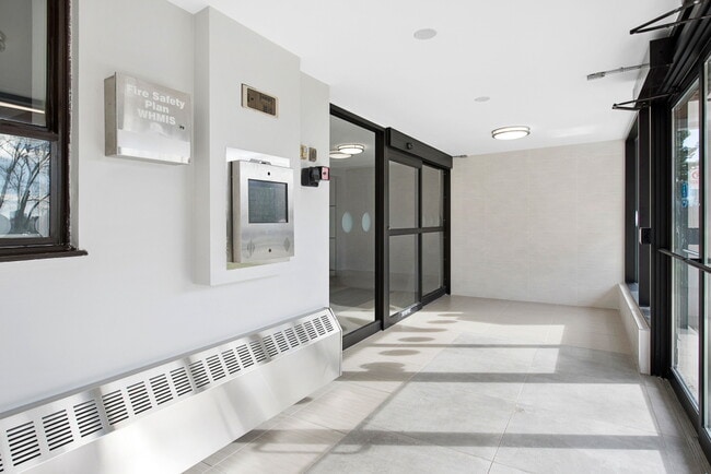 Building Photo - 1475 Bloor Street