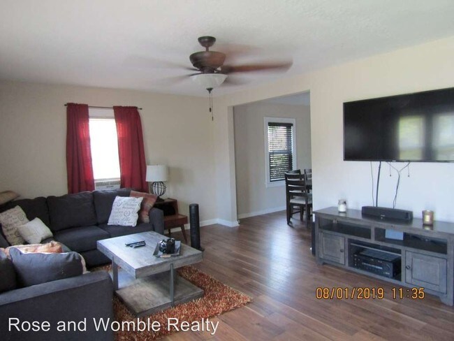Foto del edificio - 4 br, 2.5 bath House - 1332 W. Norcova Dr.