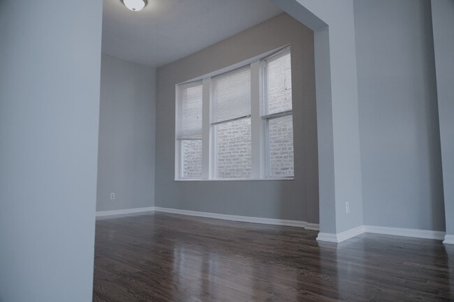 Building Photo - 5711 S Ada St