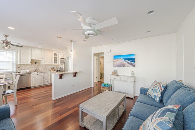 Building Photo - 9506 Ventnor Ave