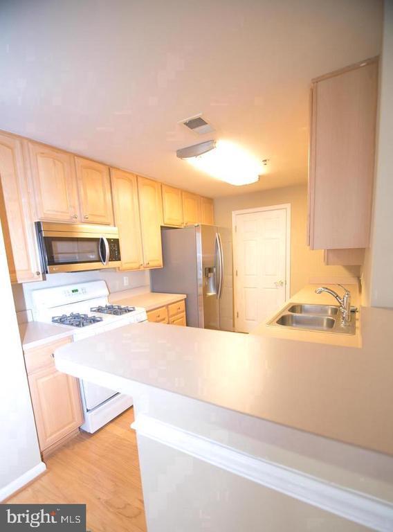 Building Photo - 7751 Milford Haven Dr