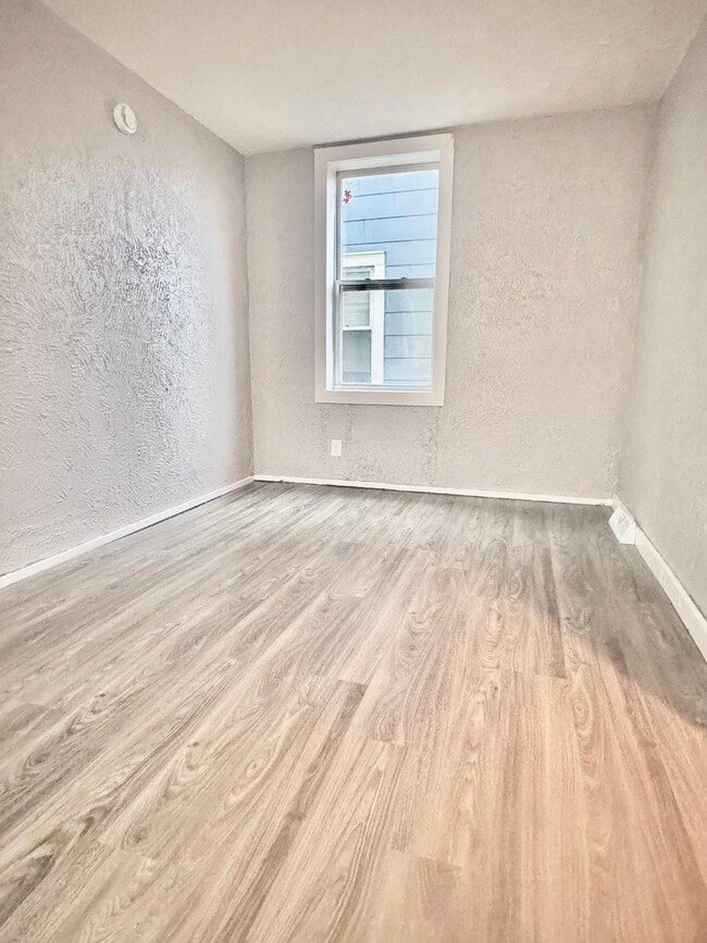 Building Photo - 114 Huetter Ave