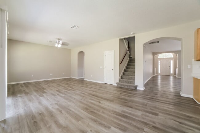 Foto del edificio - 2702 Kings Surrey Ct