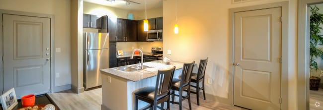Building Photo - 6520 Jamail Dr
