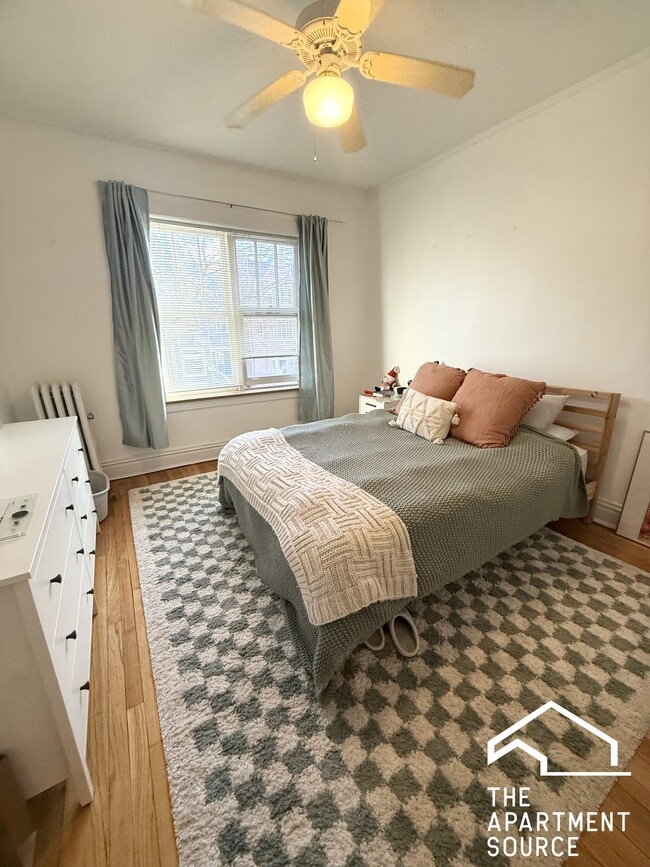 Photo - 822 W Wrightwood Ave Apartment