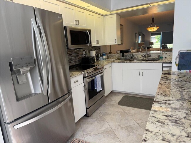 Foto del edificio - 880 Bird Bay Dr W