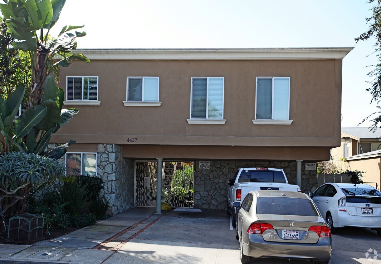 Primary Photo - Mentone Street Apartments