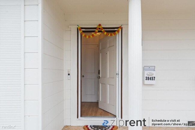 Building Photo - 3 br, 2.5 bath House - 39453 Blue Fin Way,...