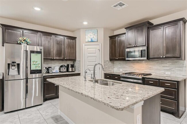 Foto del edificio - 2417 Roaring River Trail