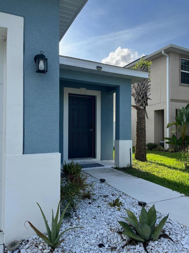 Building Photo - 3353 Madison Square Ln