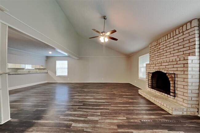 Building Photo - 3214 Evergreen Glade Dr