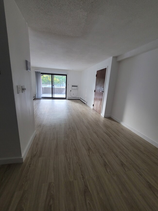 Building Photo - 17 Stony Brook Dr
