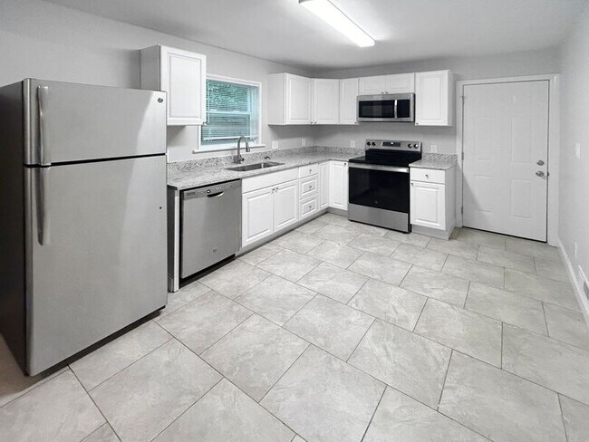 Foto del edificio - 3400 Bonaire Dr