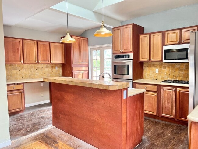 Building Photo - 1390 Dwight Way