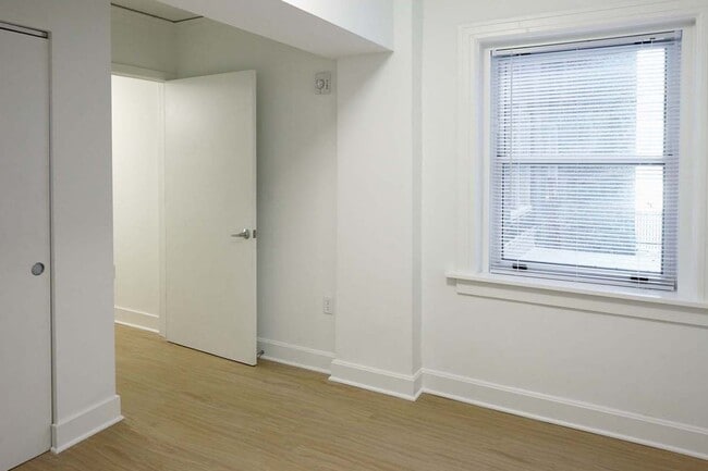 Interior Photo - Ambassador