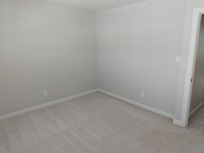 Foto del edificio - This unit is in a great location!