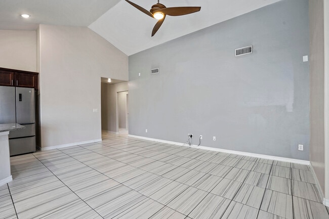 Building Photo - 14925 Tierra Haven Ave