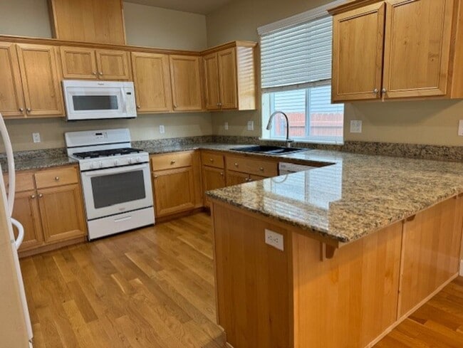 Building Photo - Single level home NE Bend