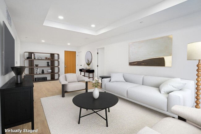 Interior Photo - 10636 Wilshire - Luxury Doorman Building