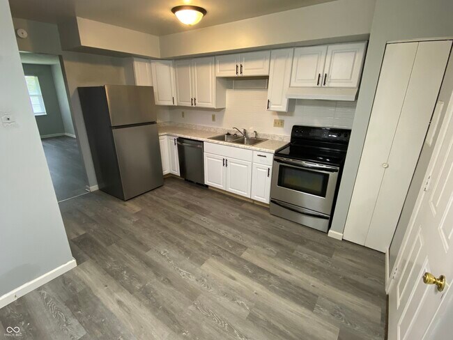 Foto del edificio - 1329 Millerwood Ct