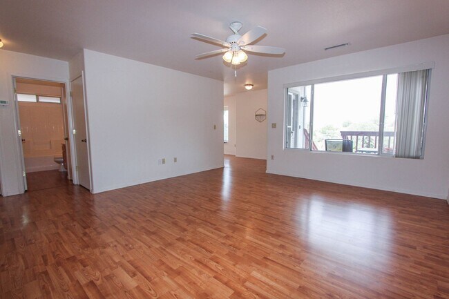 Foto del edificio - 3050 Smokey Rd