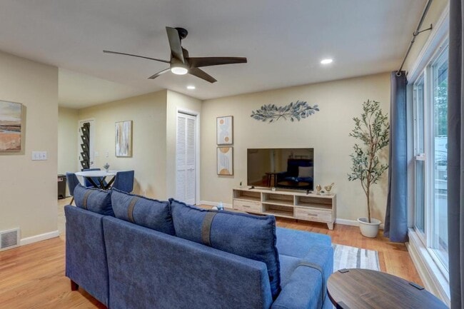 Photo - 7777 Umatilla St House