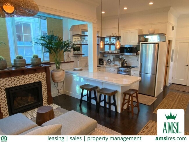 Exquisite top floor 1BD. Fully furnished a... - Exquisite top floor 1BD. Fully furnished a... House