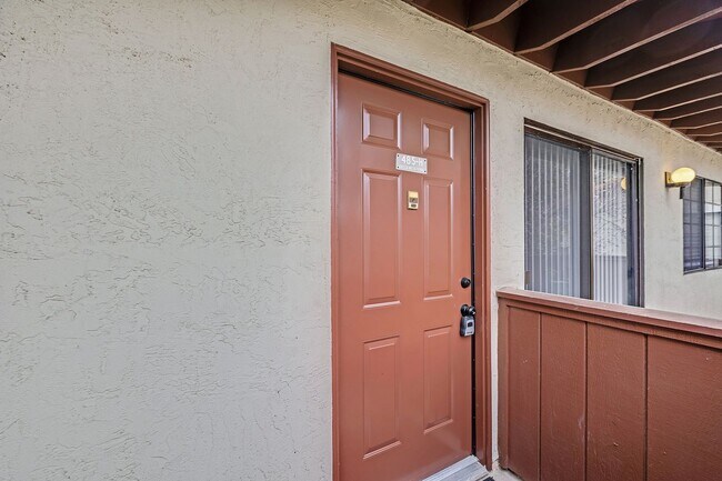 Foto del edificio - Spacious and fully remodeled 3 bedroom and...