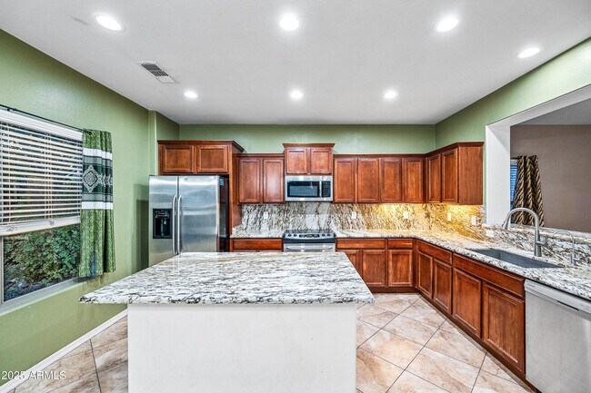 Foto del edificio - 2236 W Davis Rd