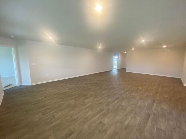Foto del edificio - 5544 Mars Hl Ln
