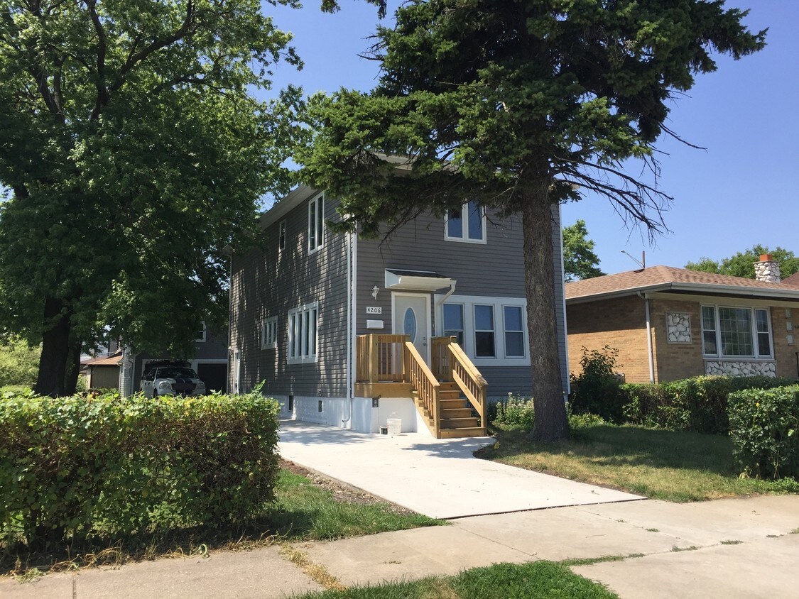 Foto principal - 4206 Wehrman Ave