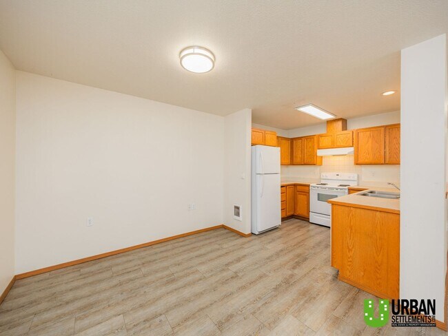 Foto del edificio - Spacious, clean, modern 4bd/2bth