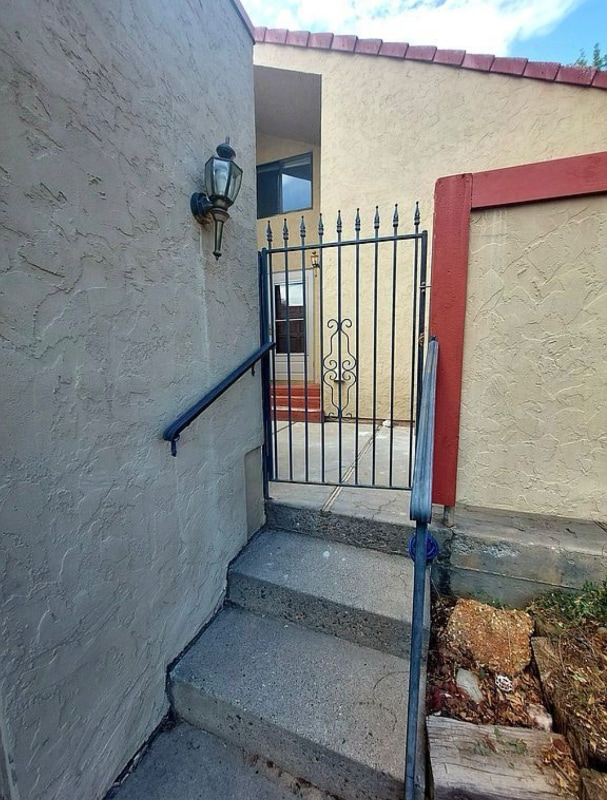 Foto del edificio - 381 1/2 Ridge View Dr