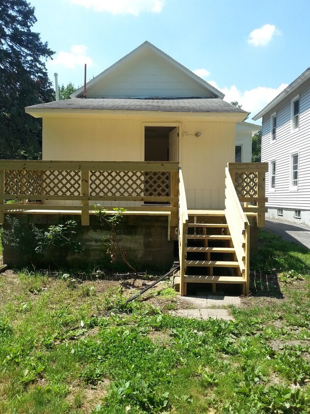 132 Gates St, Palmyra, NY 14522 House Rental in Palmyra, NY