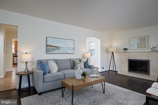 Foto del edificio - 4108 Fessenden St NW