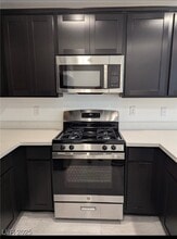 Building Photo - 6270 Foxes Dl St