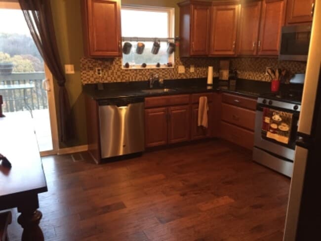 Building Photo - 255 Grace Manor Dr